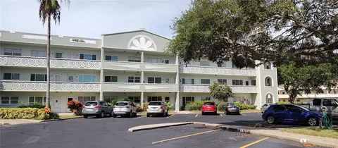 2257 World Parkway Blvd W #21, Clearwater, FL 33763