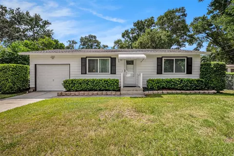 707 2nd St SE, Largo, FL 33771