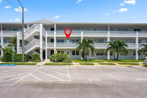 1001 77th Ave N #207, Saint Petersburg, FL 33702