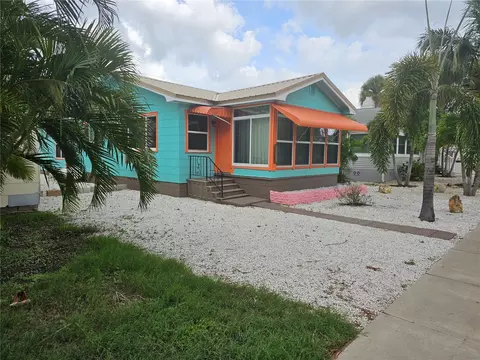 3108 58th St S, Gulfport, FL 33707