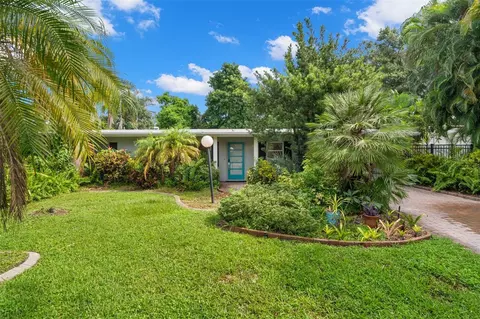 2517 Trinidad St, Sarasota, FL 34231