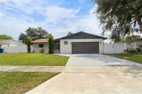 7753 92nd St, Seminole, FL 33777