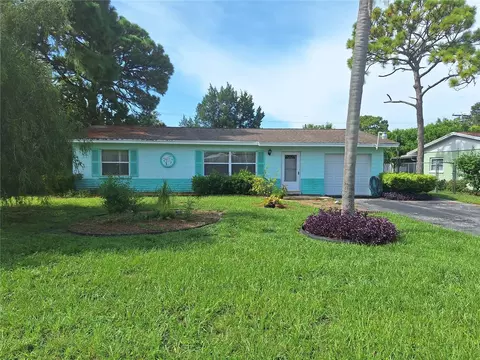 8570 Jacaranda Ave, Seminole, FL 33777
