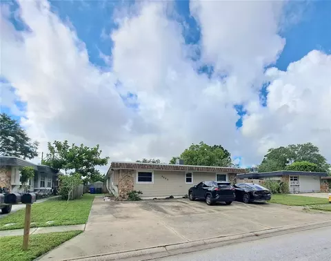 3505 Sherwood Dr, Largo, FL 33771