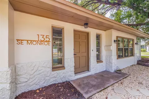 135 SE Monroe Cir N, Saint Petersburg, FL 33703