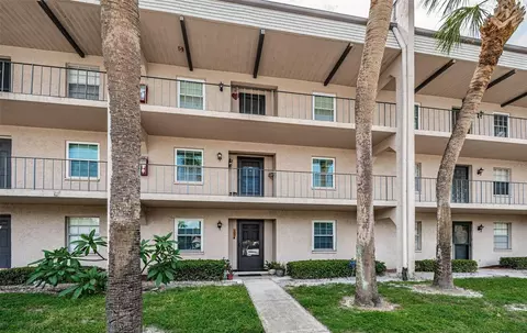8693 Bardmoor Blvd #202B, Seminole, FL 33777