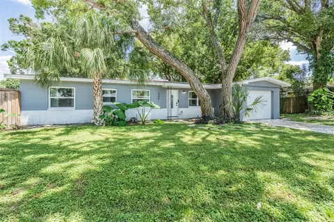 345 Country Club Dr, Oldsmar, FL 34677
