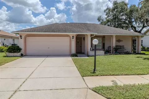 8700 Gold Pine Dr, Port Richey, FL 34668