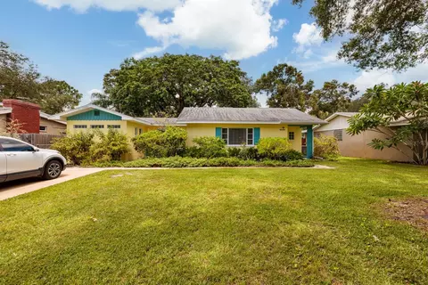 6225 13th Ave S, Gulfport, FL 33707