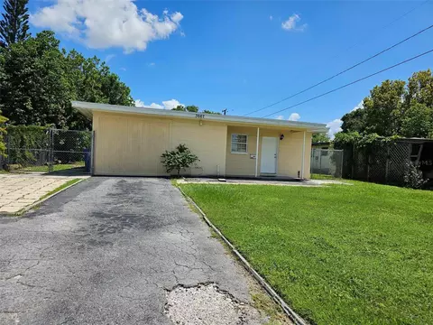 3667 62nd St N, Saint Petersburg, FL 33710