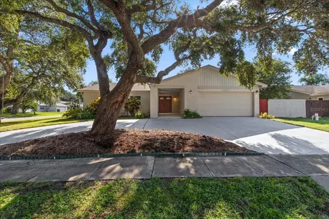 2692 Colony Dr, Dunedin, FL 34698