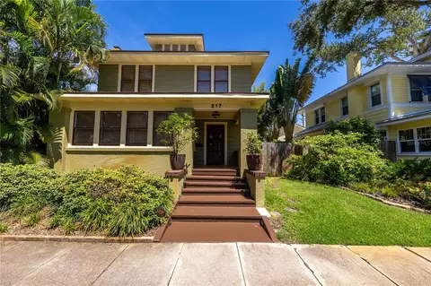 217 13th Ave NE, Saint Petersburg, FL 33701