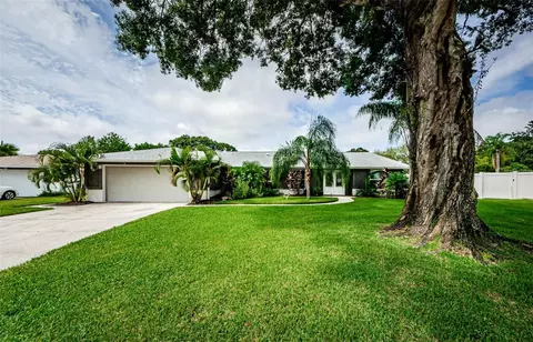 308 Fairwood Ct, Oldsmar, FL 34677