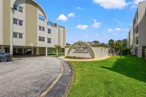 4681 1st St NE #211, Saint Petersburg, FL 33703