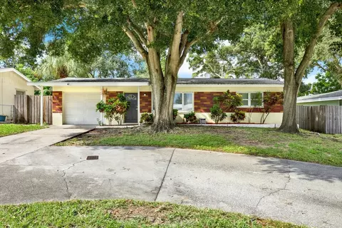 310 14th Ave SW, Largo, FL 33770