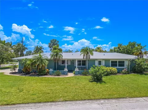 5565 Oakhurst Dr, Seminole, FL 33772