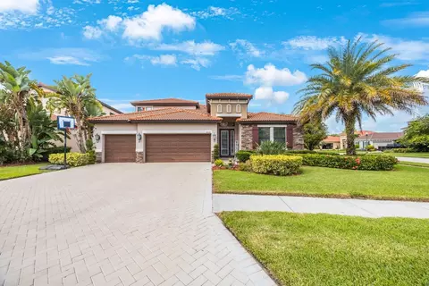 4508 Grand Lakeside Dr, Palm Harbor, FL 34684