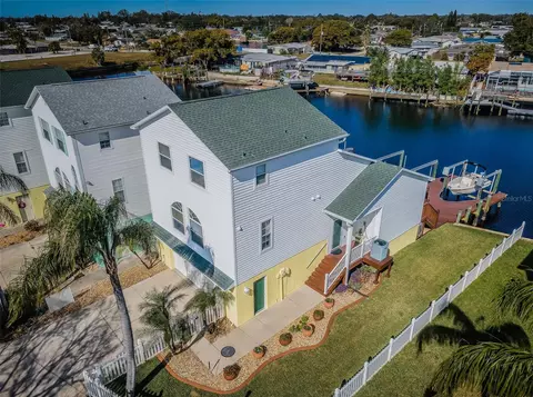 5305 Boardwalk St, Holiday, FL 34690