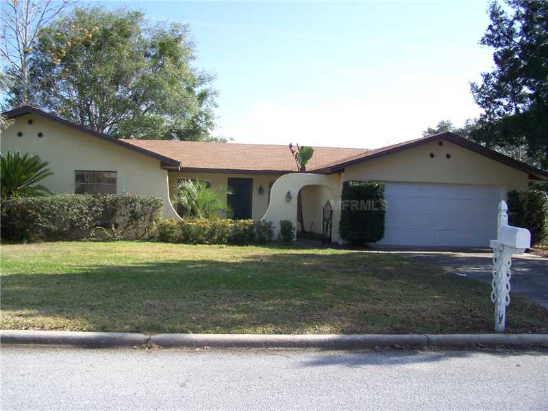 3005 Lakeview Ct, Eustis, FL 32726 photo 1