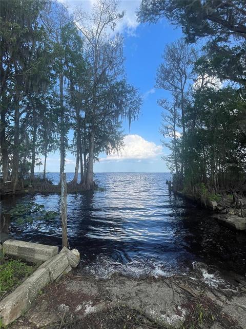 134 Fishermans Cove Paradise Rd, Crescent City, FL 32112