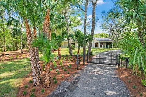 750 Lake Winnemissett Dr, Deland, FL 32724