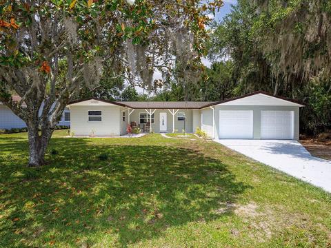 1068 W Lakeshore Dr, Clermont, FL 34711
