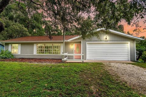 1511 Rowe Ln, Deland, FL 32720