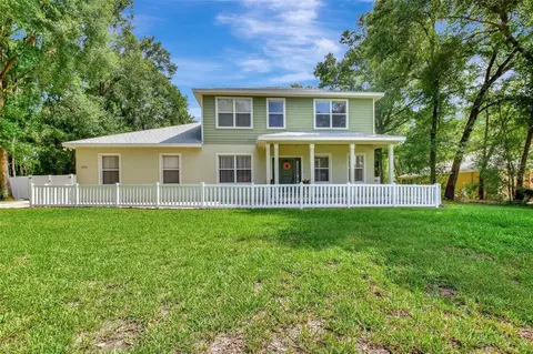 1725 Chelmsford Dr, Deland, FL 32720