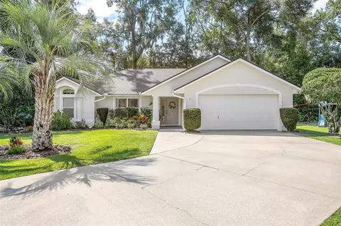 912 Cabbage Ct, Deland, FL 32720