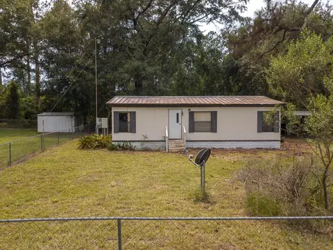 45627 Pennsylvania St, Paisley, FL 32767