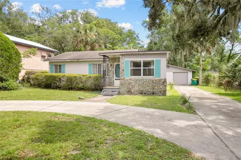 906 E Minnesota Ave, Deland, FL 32724