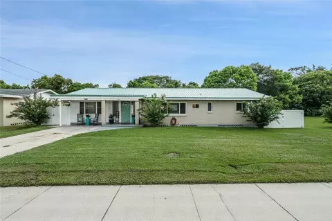 202 S Hull Ave, Deland, FL 32720