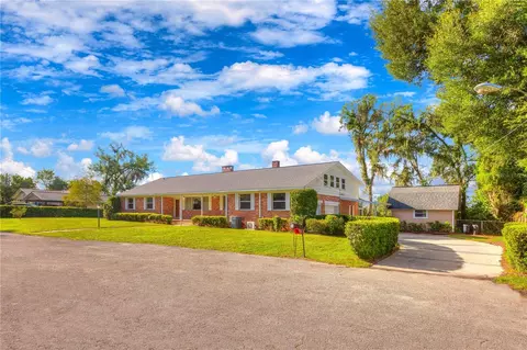 494 Oakridge Ave, Deland, FL 32724