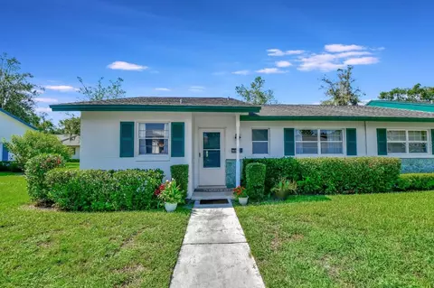 207 N Hill Ave #120, Deland, FL 32724