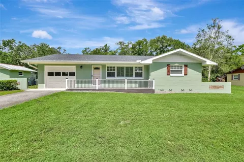 2704 Oak Rd, Deland, FL 32720