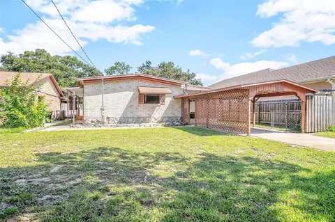 172 Gary Ave, Oak Hill, FL 32759