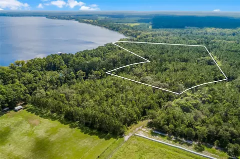 4 Lake Shore Dr, Pierson, FL 32180