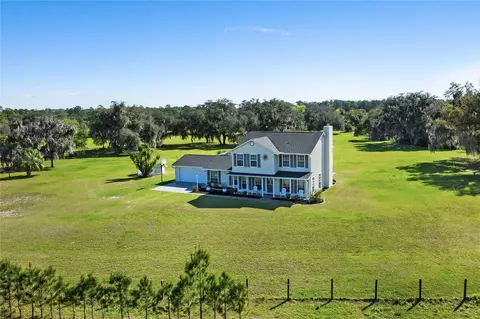 177 Breezy Pt, Geneva, FL 32732