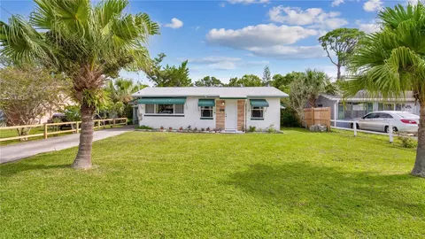 517 Blake Rd, South Daytona, FL 32119