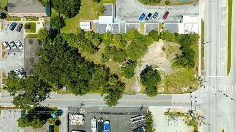000 Ridgewood Ave, Holly Hill, FL 32117