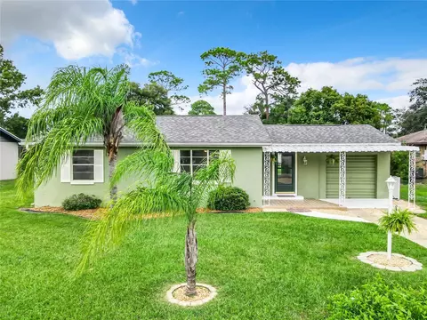 106 1st St, Debary, FL 32713