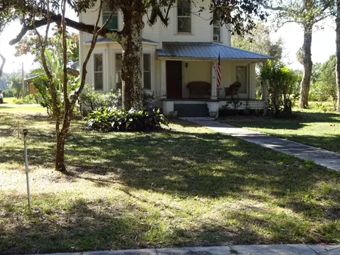 207 E 2nd Ave, Pierson, FL 32180