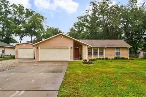 25715 Timuquana Dr, Sorrento, FL 32776