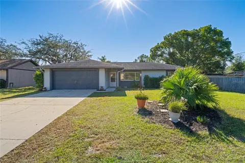 1031 Santa Clara Dr, Deltona, FL 32738