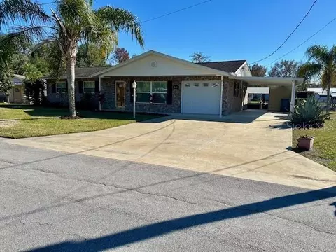 1603 Paradise Ln, Astor, FL 32102