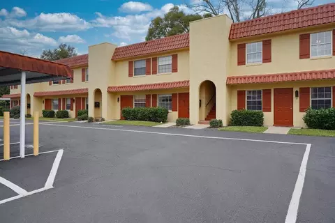 1112 W Main St #C4, Leesburg, FL 34748