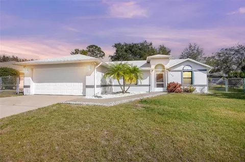 809 Humphrey Blvd, Deltona, FL 32738