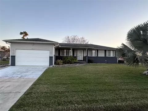 1613 Juno Trl, Astor, FL 32102
