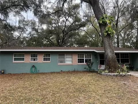 910 E Wisconsin Ave, Deland, FL 32724