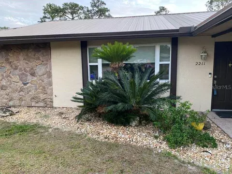 2211 Captain Dr, Deltona, FL 32738